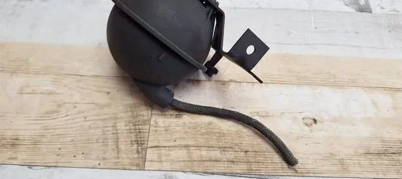 Vacuum air tank