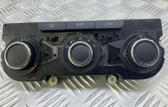 Skoda Superb B6 (3T) Climate control unit 3T0820047AK