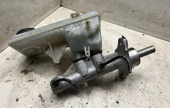 Renault Trafic II (X83) Master brake cylinder 4425710