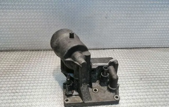 Volkswagen Transporter - Caravelle T5 Oil filter mounting bracket 070115389B