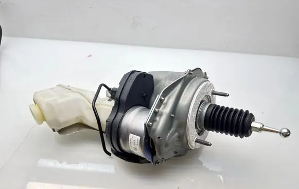 Volkswagen Golf VIII Brake booster 97475001 0204856672 20240615