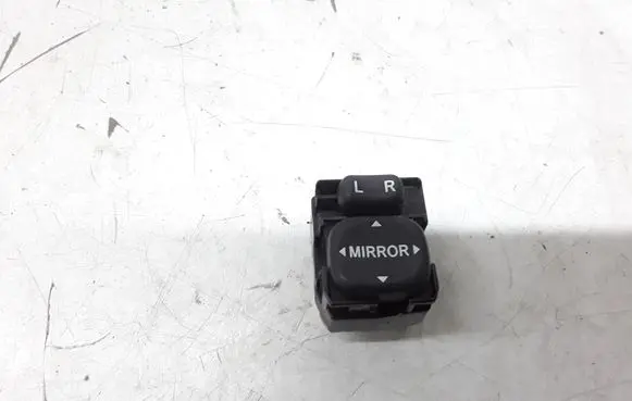 Toyota Avensis Verso Wing mirror switch 183574