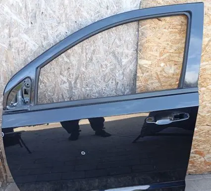 Fiat Freemont Front door
