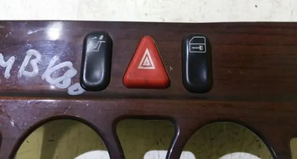 Mercedes-Benz C W202 Hazard light switch