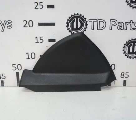 Mercedes-Benz C W204 Dashboard side end trim A2046800078