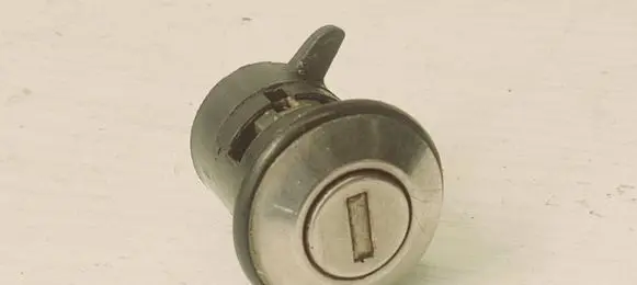 Fiat Palio Front door lock (next to the handle) 