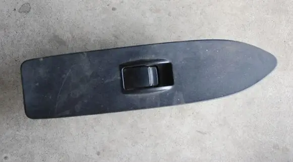 Mitsubishi Pajero Tailgate/trunk/boot open switch 170KM