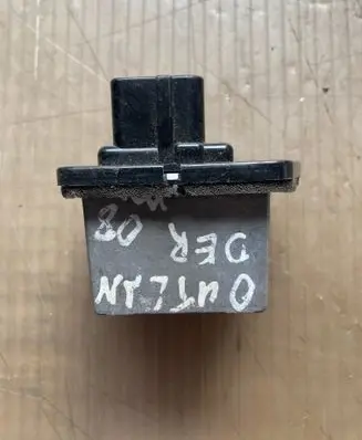Mitsubishi Outlander Heater blower fan relay 022A7L