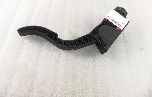 Hyundai Santa Fe Accelerator throttle pedal 3270526010 0281002557