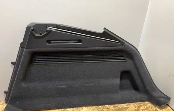 Trunk/boot side trim panel