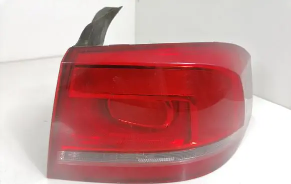 Volkswagen PASSAT B7 Rear/tail lights 3AE945096F