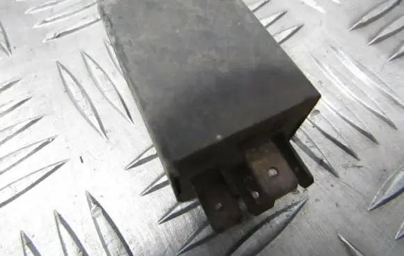 Volkswagen Golf II Other relay 171955529
