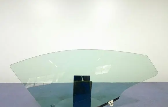 Mazda 3 III Front door window glass four-door