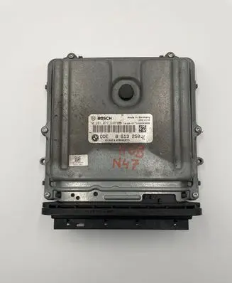 BMW 5 F10 F11 Engine control unit/module 8513250 1039S43686 0281017648