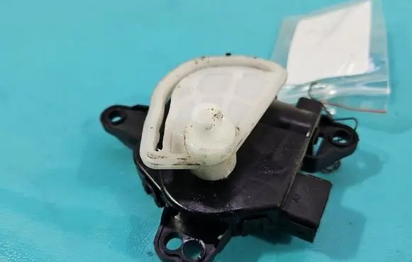 KIA Venga A/C air flow flap actuator/motor D267YN9AA01 IMPRK1549899
