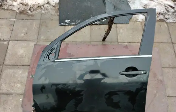 Mitsubishi Outlander Front door 5700B421