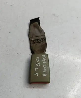Rear seatbelt buckle