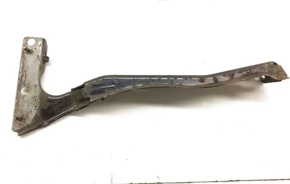 Audi A5 Sportback 8TA Fender mounting bracket 8T0871136A