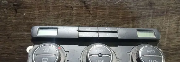 Volkswagen Golf V Climate control unit
