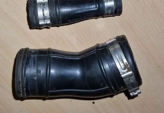 Volvo V70 Fuel tank filler neck pipe 
