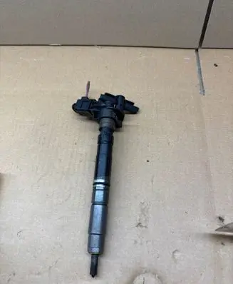 Audi A4 S4 B8 8K Fuel injector 03L130277