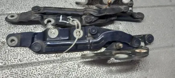 Audi A6 Allroad C5 Tailgate/trunk/boot hinge