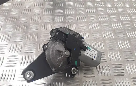 Opel Mokka X Wiper motor 96955193