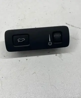 Volvo XC90 Tailgate opening switch P31376510 16W221 T16220048601