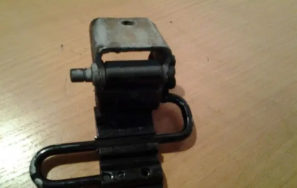 Audi A4 S4 B7 8E 8H Rear door lower hinge 8E0833411