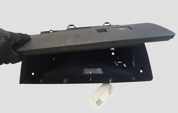 Volvo V70 Glove box 31305492