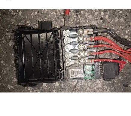 Volkswagen Golf IV Fuse module 1j0937550