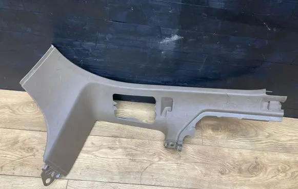 Volvo XC70 (D)pillar trim (top) 