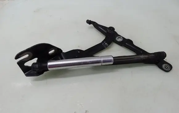 Skoda Superb B5 (3U) Tailgate/trunk/boot hinge 3B5827301