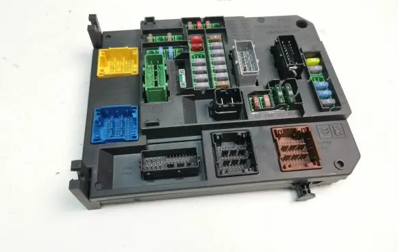 Peugeot 508 Fuse module 9665547580 S180121004G