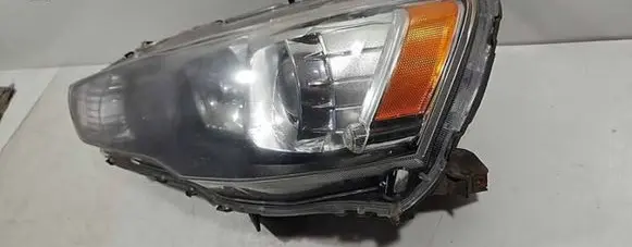 Mitsubishi Lancer VIII Headlight/headlamp