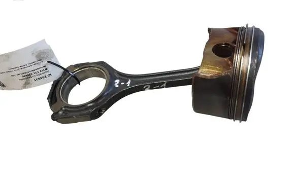 Mercedes-Benz E W212 Piston with connecting rod 