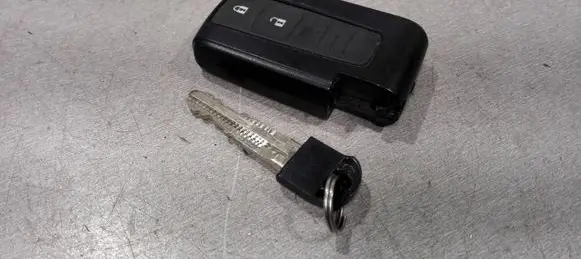 Toyota Corolla Verso AR10 Ignition key/card 