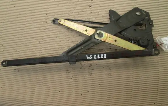 Suzuki Swift Cultus Front door window regulator with motor