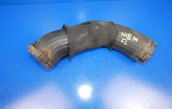 Volvo S60 Engine coolant pipe/hose
