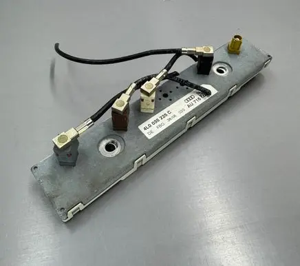 Audi Q7 4L Aerial antenna amplifier 4L0035225C