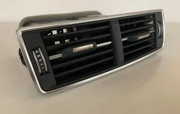 Audi Q7 4M Rear air vent grill 4M0819203C