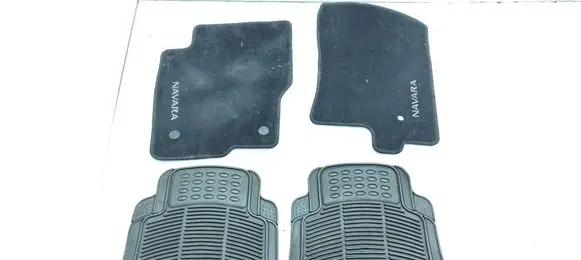 Nissan Navara D40 Car floor mat set 