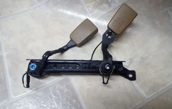 Mercedes-Benz S W221 Middle seatbelt buckle (rear) A2218601269