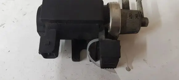 Volvo XC90 Turbo solenoid valve 72190329 90637251