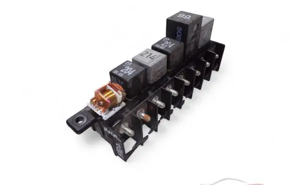 Audi A8 S8 D2 4D Relay mounting block 4A0941822