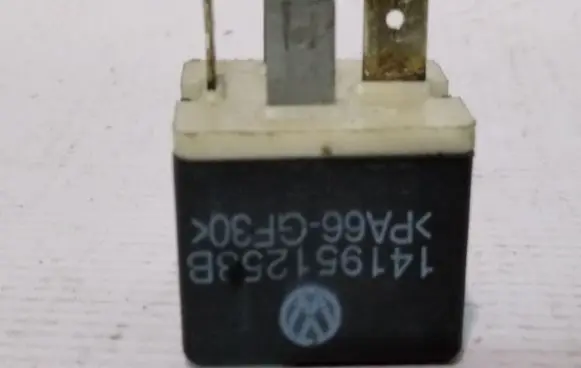 Volkswagen Golf IV Other relay 141951253B