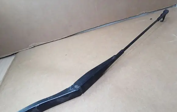 Opel Astra H Front wiper blade arm 13111220