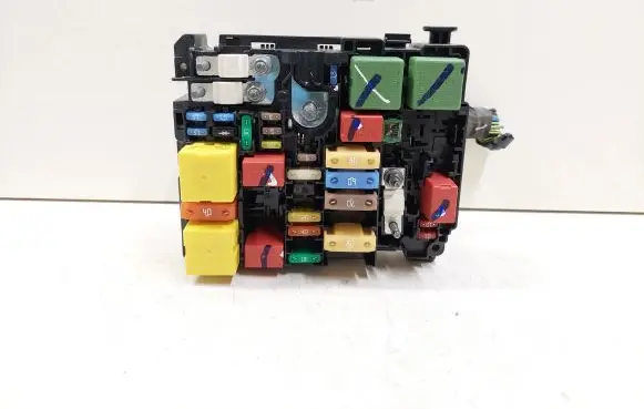Peugeot 307 Fuse module A006C8 453558502 10292