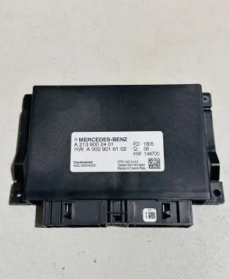 Mercedes-Benz E W213 Trunk lid opening control unit A2139002401