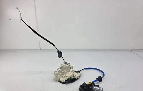 Porsche Cayenne (9Y0 9Y3) Rear door lock 9Y0839016